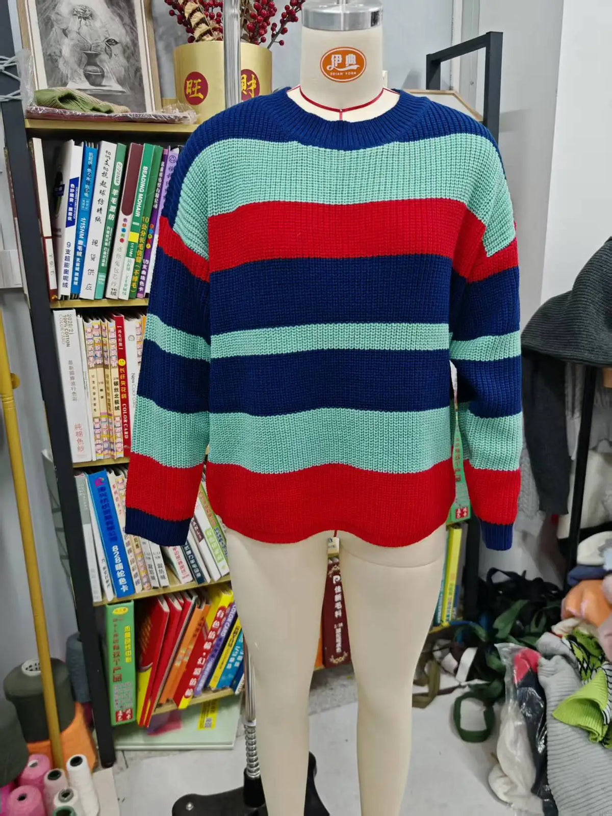 New Women's Clothing Is Simple Loose Multi-color Stripes and Knitted Sweaters Comfortable Casual