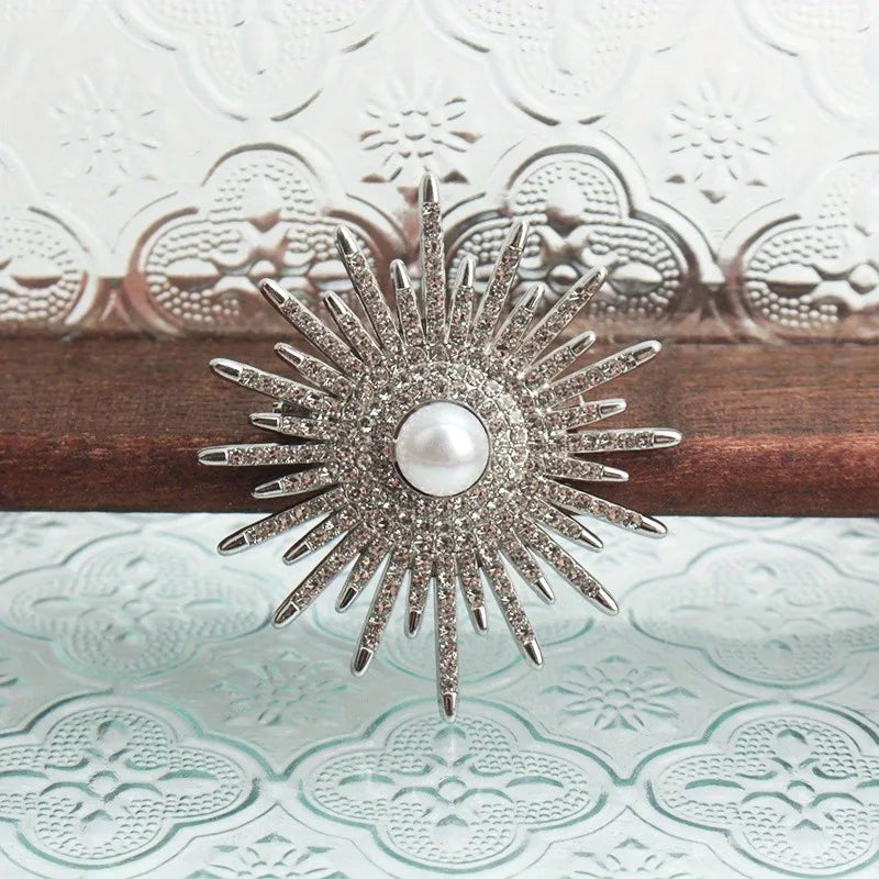 Vintage Sun Moon Star Brooches Alloy Crystal Pins Badge for Women Clothing Accessories