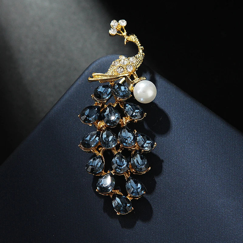 Fashion Crystal Pearl Peacock Brooches For Women Clothing Coat Party Accessories Gifts