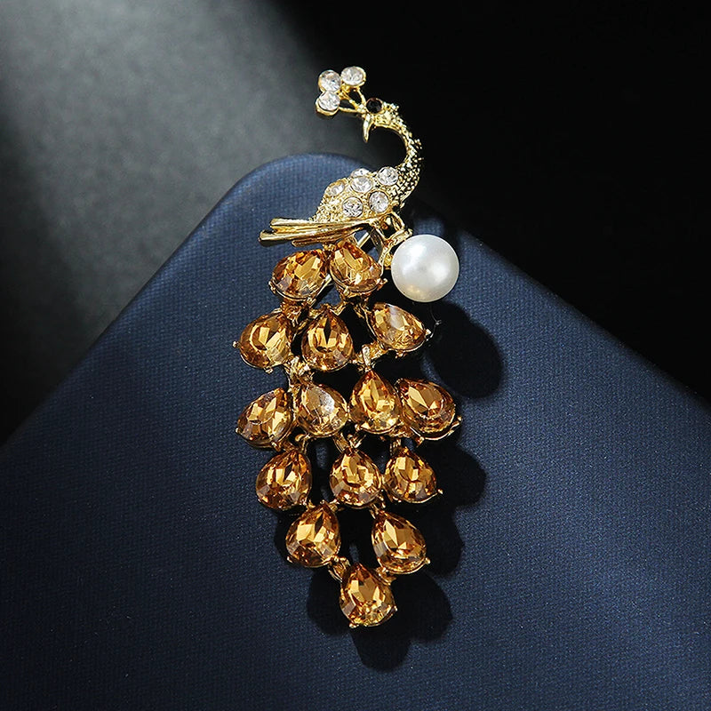 Fashion Crystal Pearl Peacock Brooches For Women Clothing Coat Party Accessories Gifts